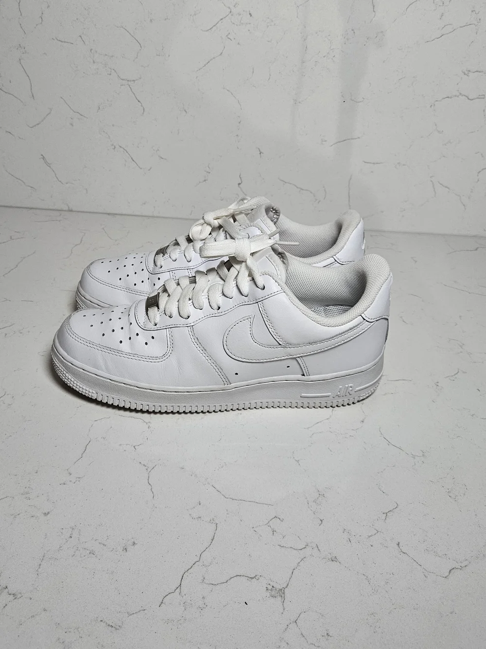 Nike Air Force 1 Men’s White Leather Low Top Sneakers